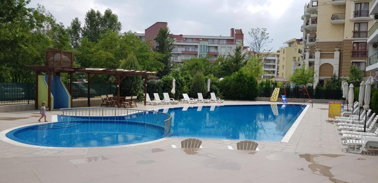 Family Apartments In Solmarin Slantschew brjag Exterior foto
